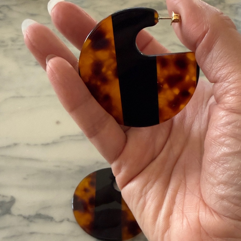 Rachel Comey Camille Tortoise Shell and Black Earrings - Picture 3 of 8